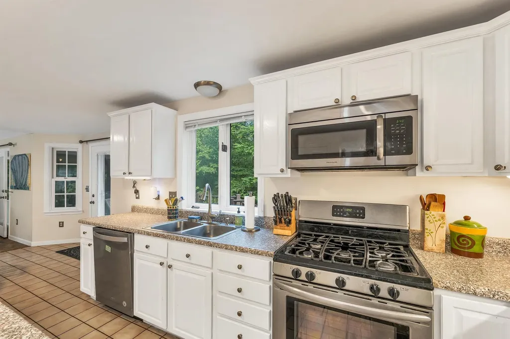 93 Noons Quarry Road Milford NH 03055