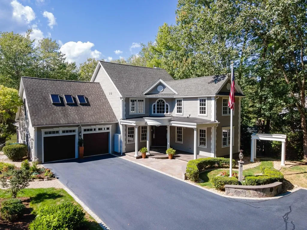 4 Kildary Drive Stratham NH 03885