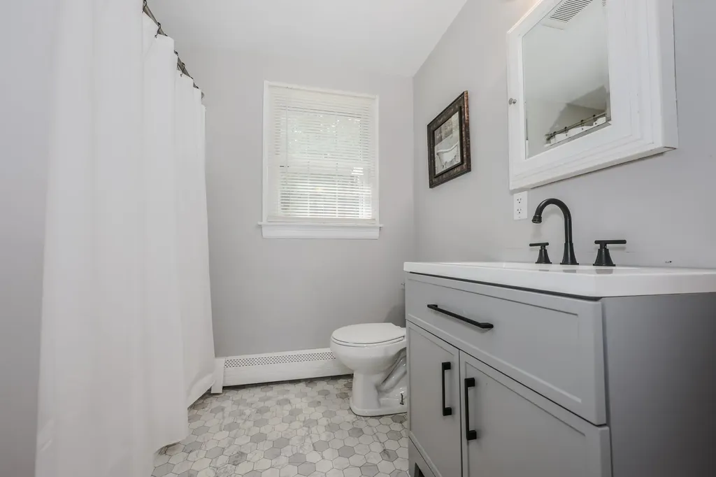 386 Route 103 E Warner NH 03278