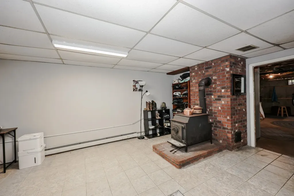 386 Route 103 E Warner NH 03278
