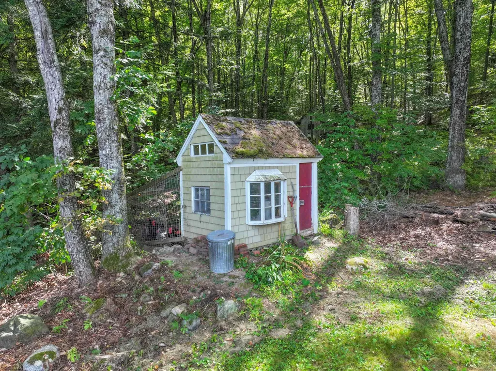 386 Route 103 E Warner NH 03278