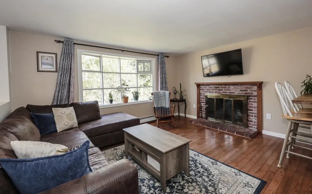 386 Route 103 E Warner NH 03278