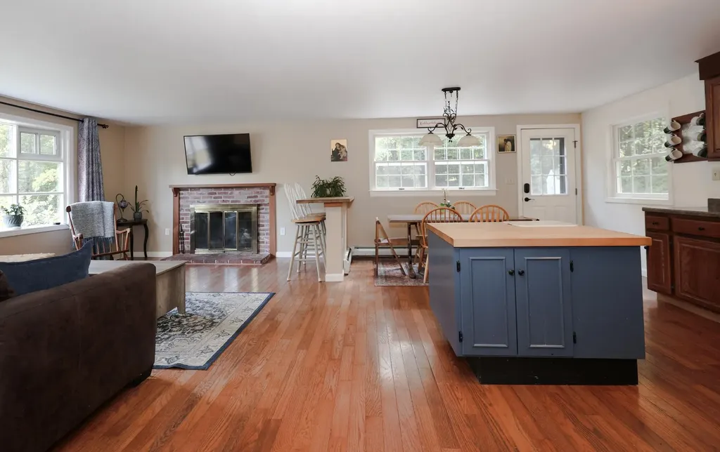 386 Route 103 E Warner NH 03278