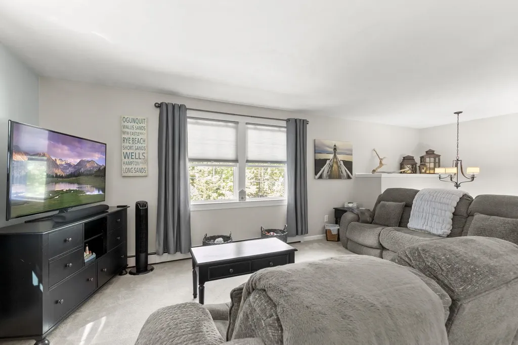 17 Bennett Way Newmarket NH 03857