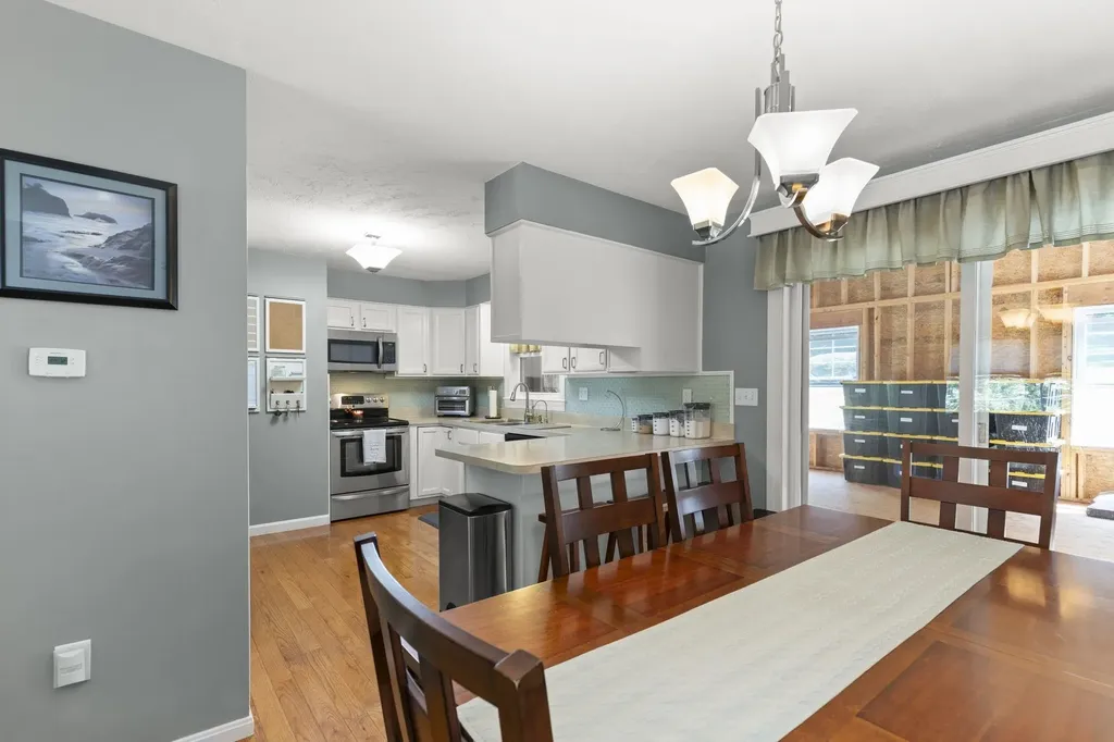 17 Bennett Way Newmarket NH 03857