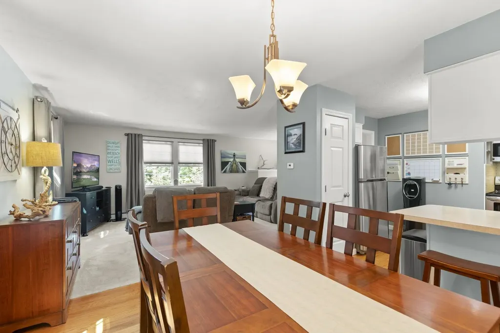 17 Bennett Way Newmarket NH 03857