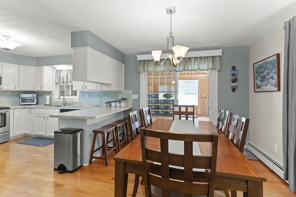 17 Bennett Way Newmarket NH 03857