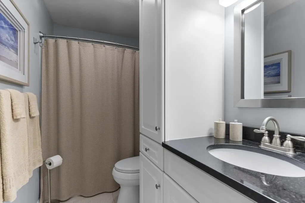 17 Bennett Way Newmarket NH 03857