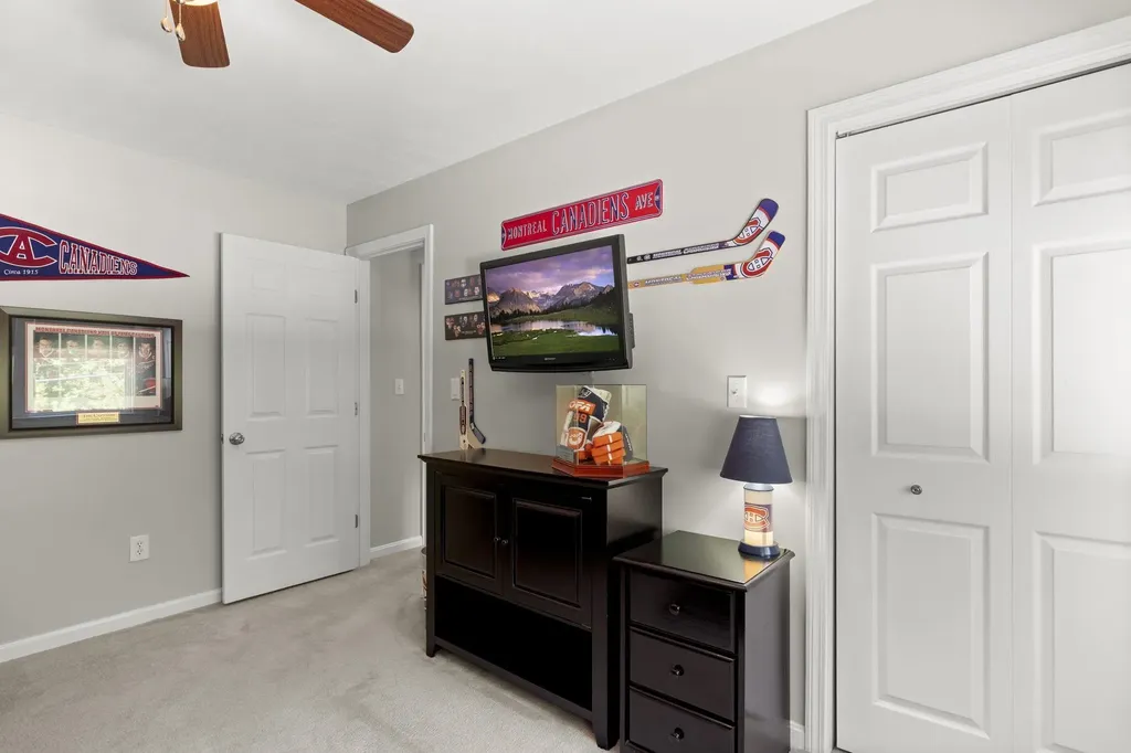 17 Bennett Way Newmarket NH 03857