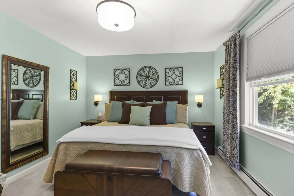 17 Bennett Way Newmarket NH 03857