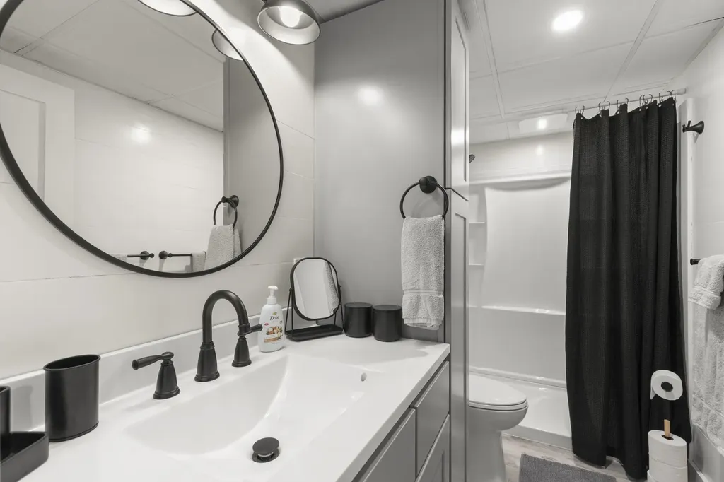 17 Bennett Way Newmarket NH 03857