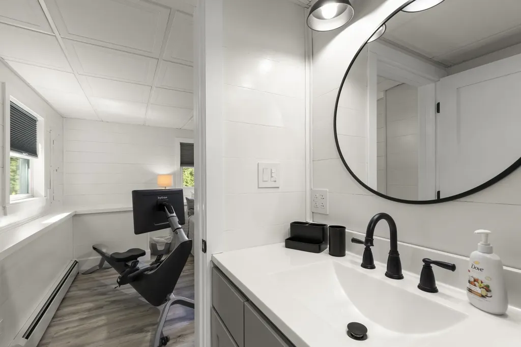 17 Bennett Way Newmarket NH 03857