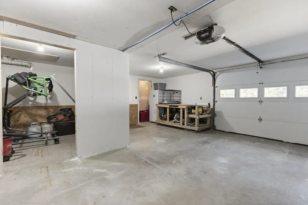 17 Bennett Way Newmarket NH 03857