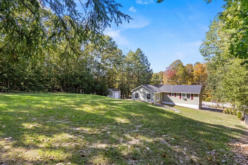 17 Bennett Way Newmarket NH 03857