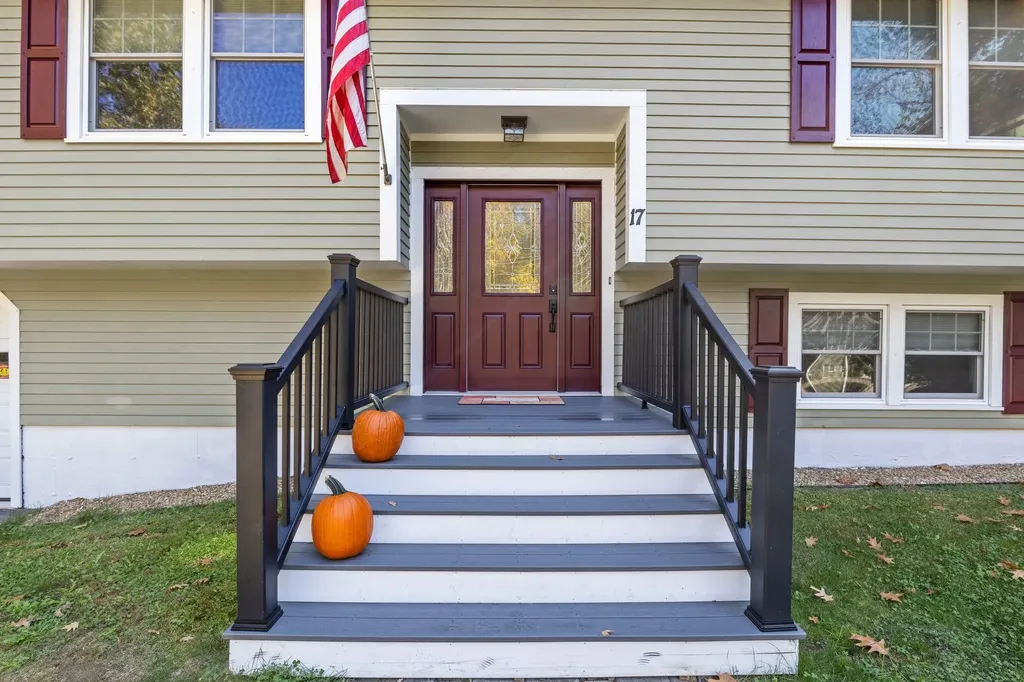 17 Bennett Way Newmarket NH 03857