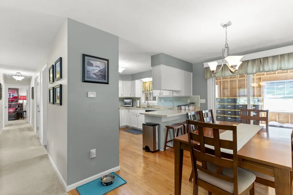 17 Bennett Way Newmarket NH 03857