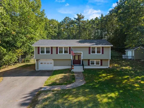 17 Bennett Way Newmarket NH 03857