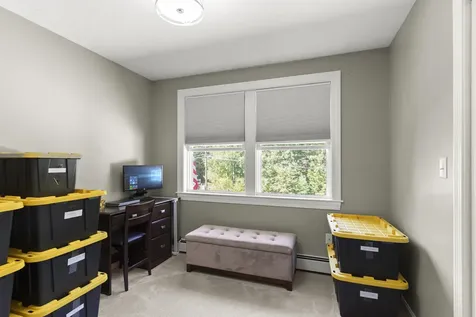 17 Bennett Way Newmarket NH 03857