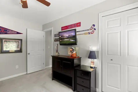 17 Bennett Way Newmarket NH 03857