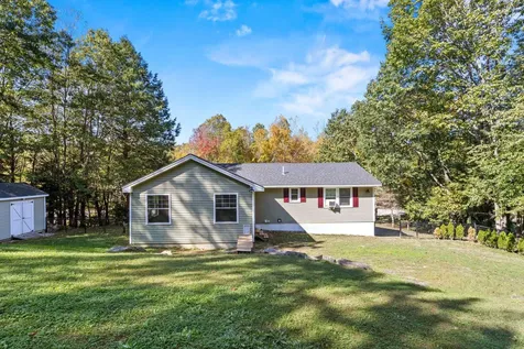 17 Bennett Way Newmarket NH 03857