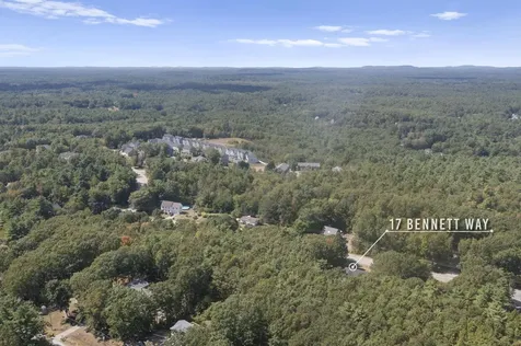 17 Bennett Way Newmarket NH 03857