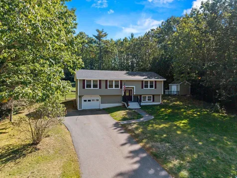 17 Bennett Way Newmarket NH 03857