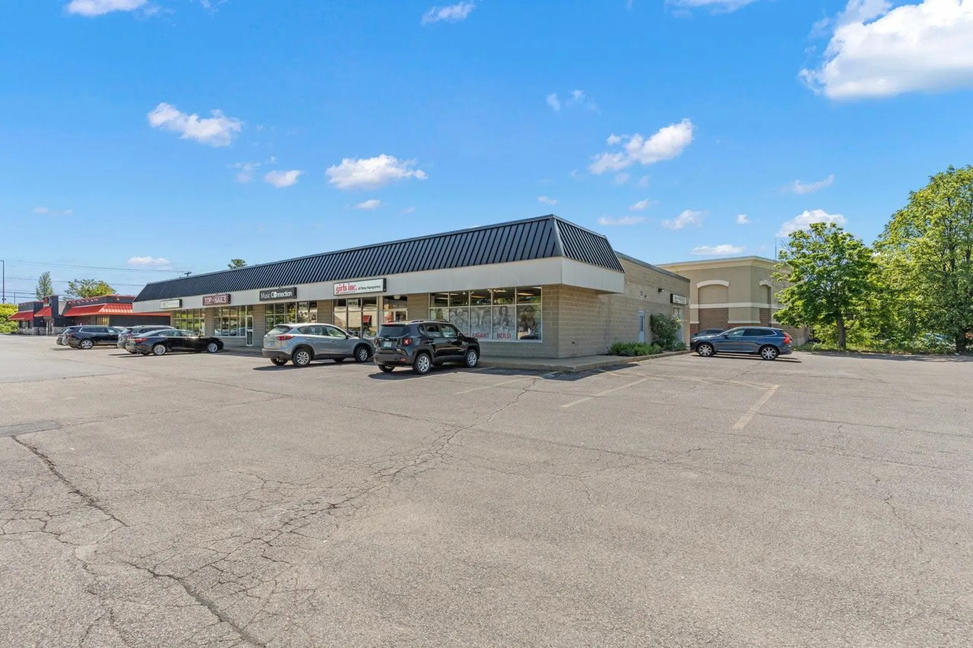 1711 South Willow Street Manchester NH 03103