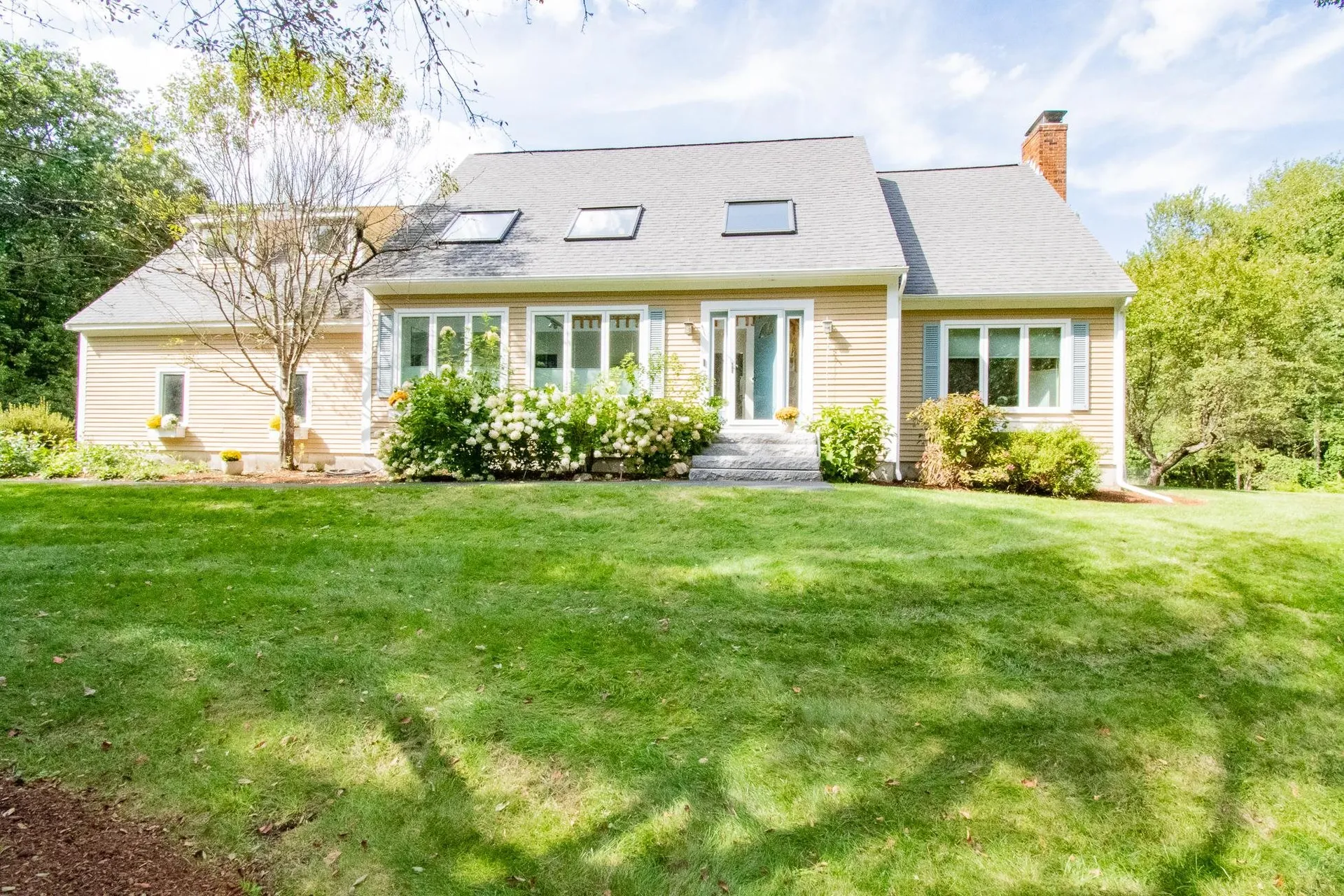 11 Weymouth Drive Bedford NH 03110