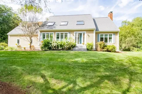 11 Weymouth Drive Bedford NH 03110