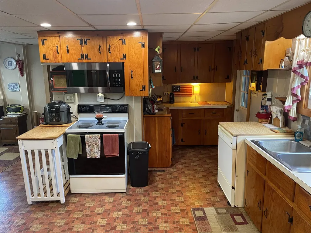 31 Green Street Northwood NH 03261