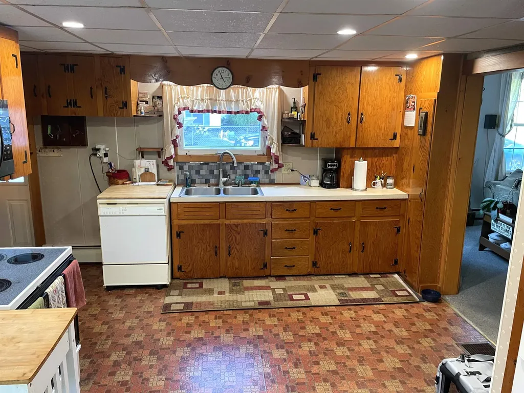 31 Green Street Northwood NH 03261