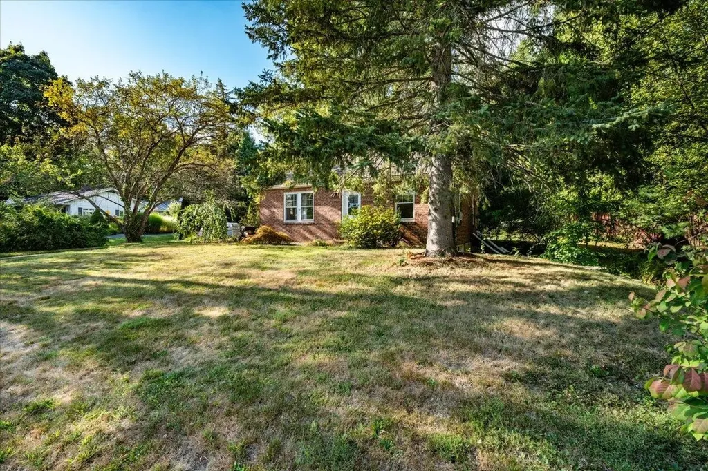 52 Hutchins Street Concord NH 03303