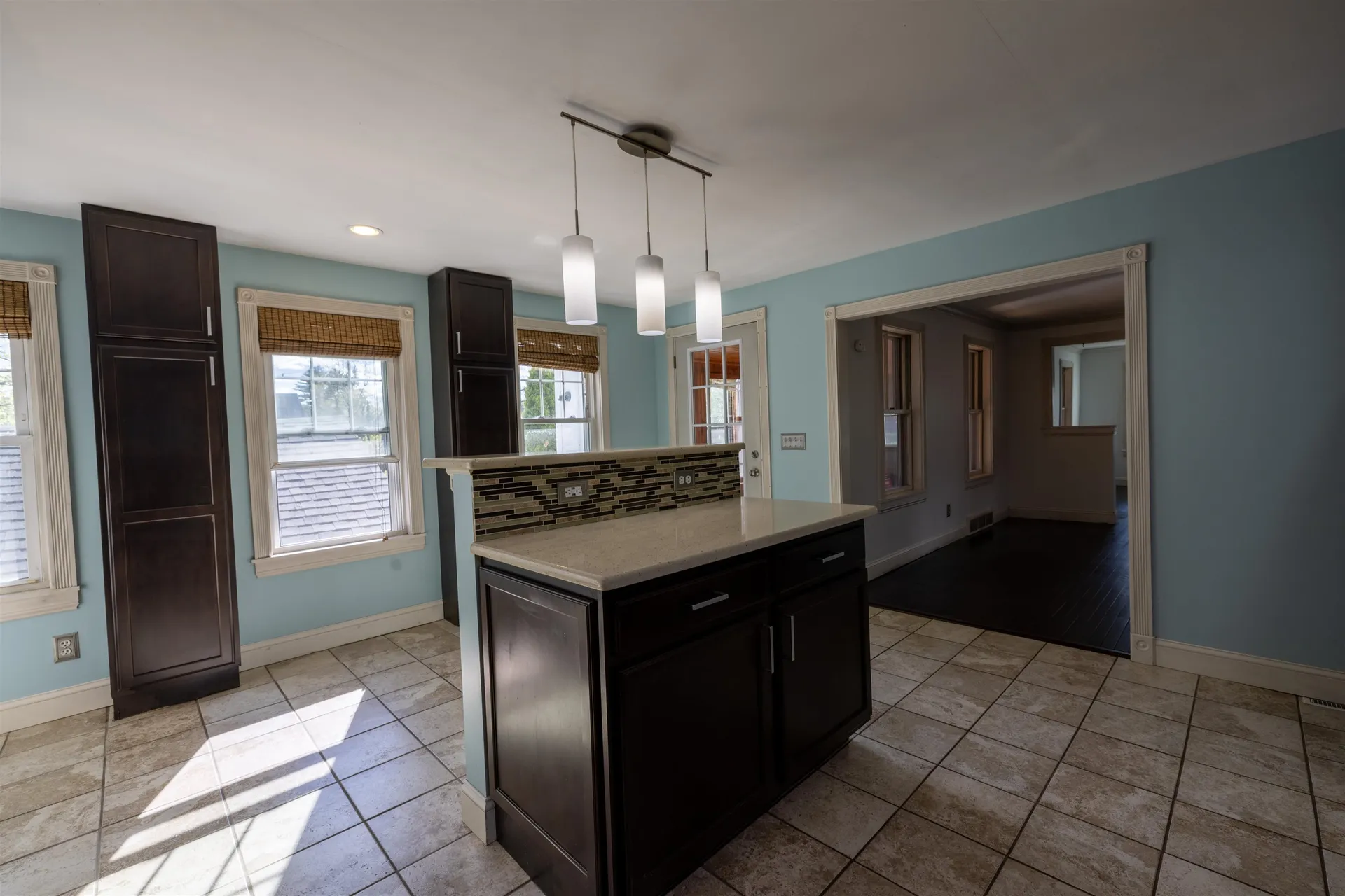 8 Old Manchester Road Raymond NH 03077
