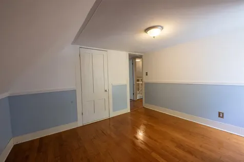 8 Old Manchester Road Raymond NH 03077