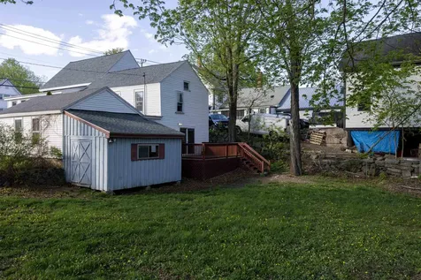 8 Old Manchester Road Raymond NH 03077
