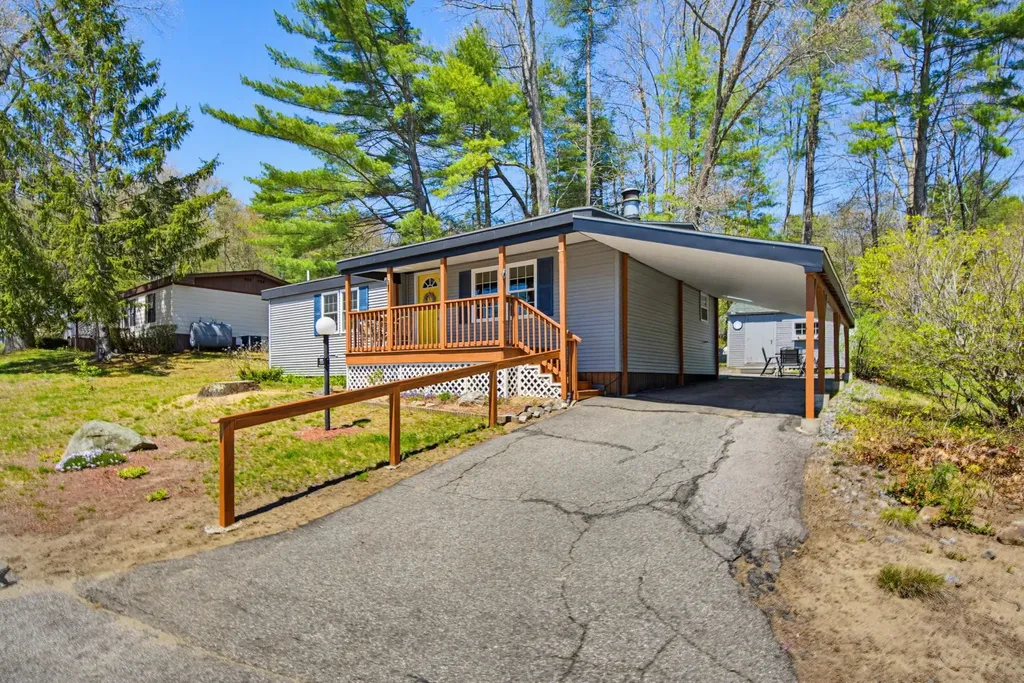 55 Roger Road Goffstown NH 03045