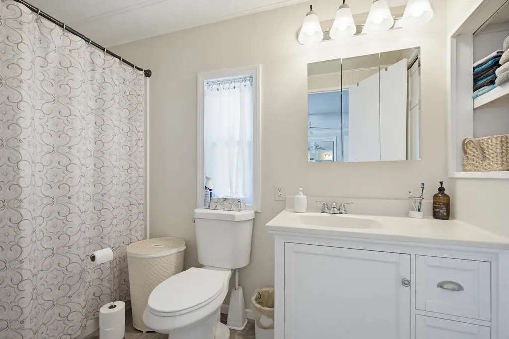55 Roger Road Goffstown NH 03045