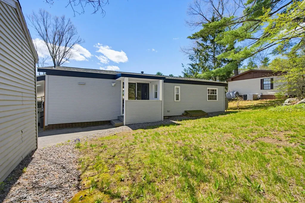 55 Roger Road Goffstown NH 03045