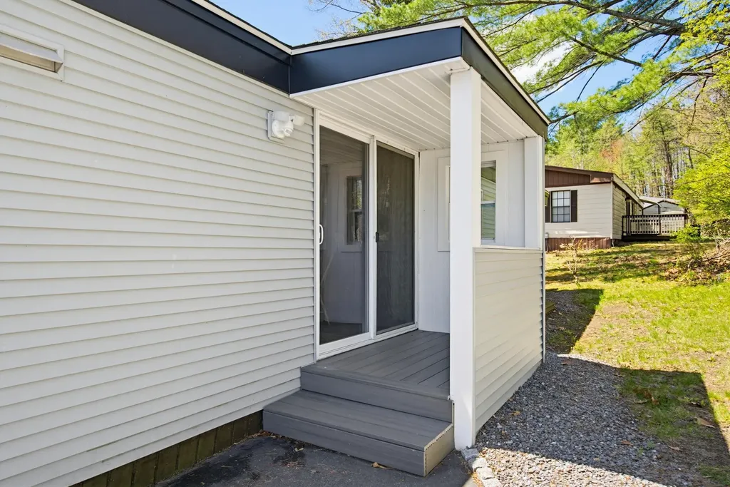 55 Roger Road Goffstown NH 03045