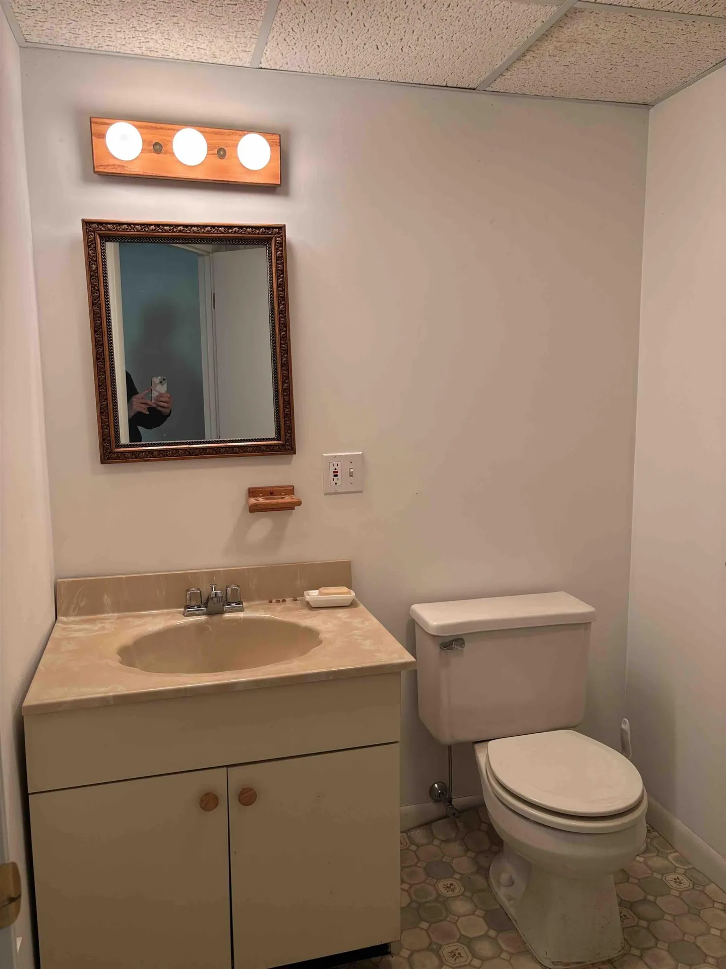 34 Floyd Avenue Lebanon NH 03784