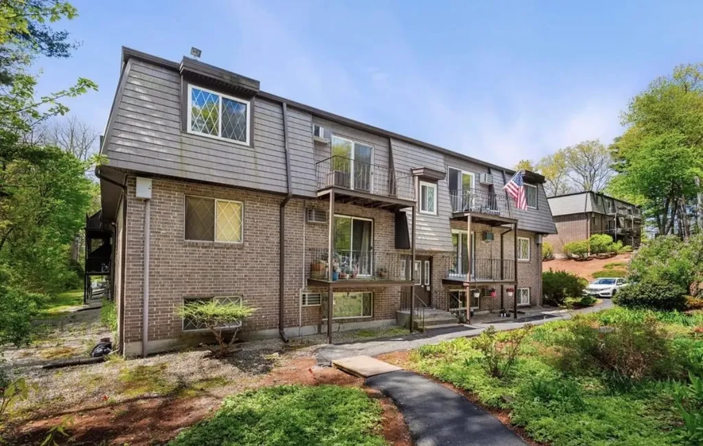 3 Pembroke Drive Derry NH 03038