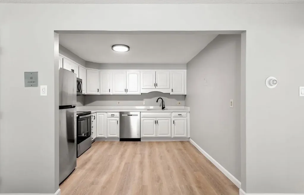 3 Pembroke Drive Derry NH 03038