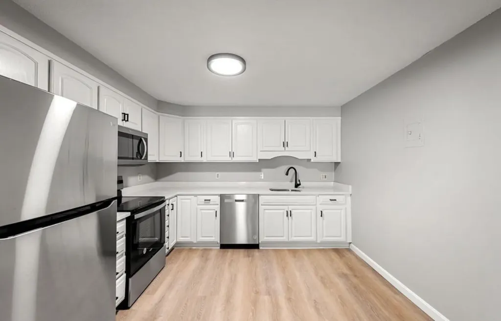 3 Pembroke Drive Derry NH 03038