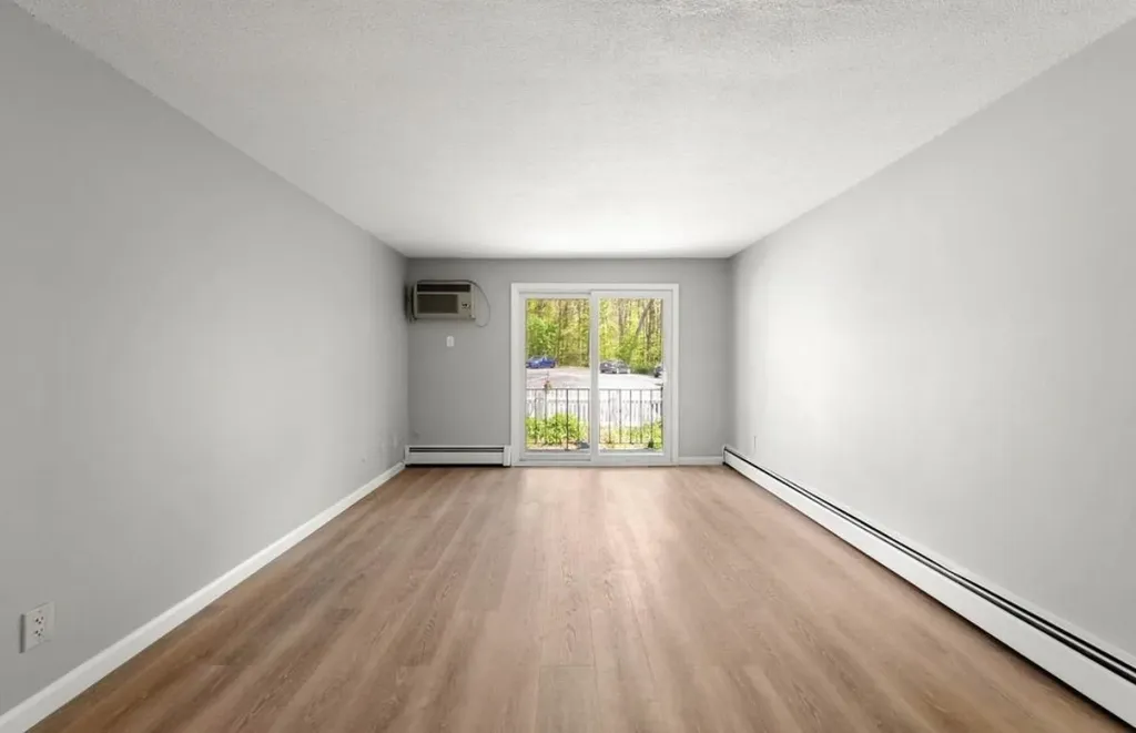 3 Pembroke Drive Derry NH 03038