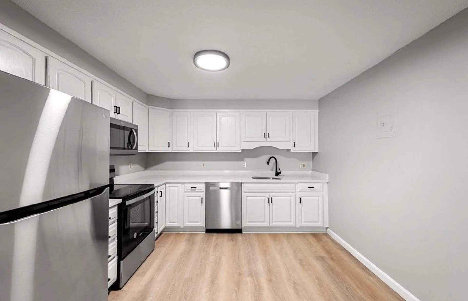 3 Pembroke Drive Derry NH 03038