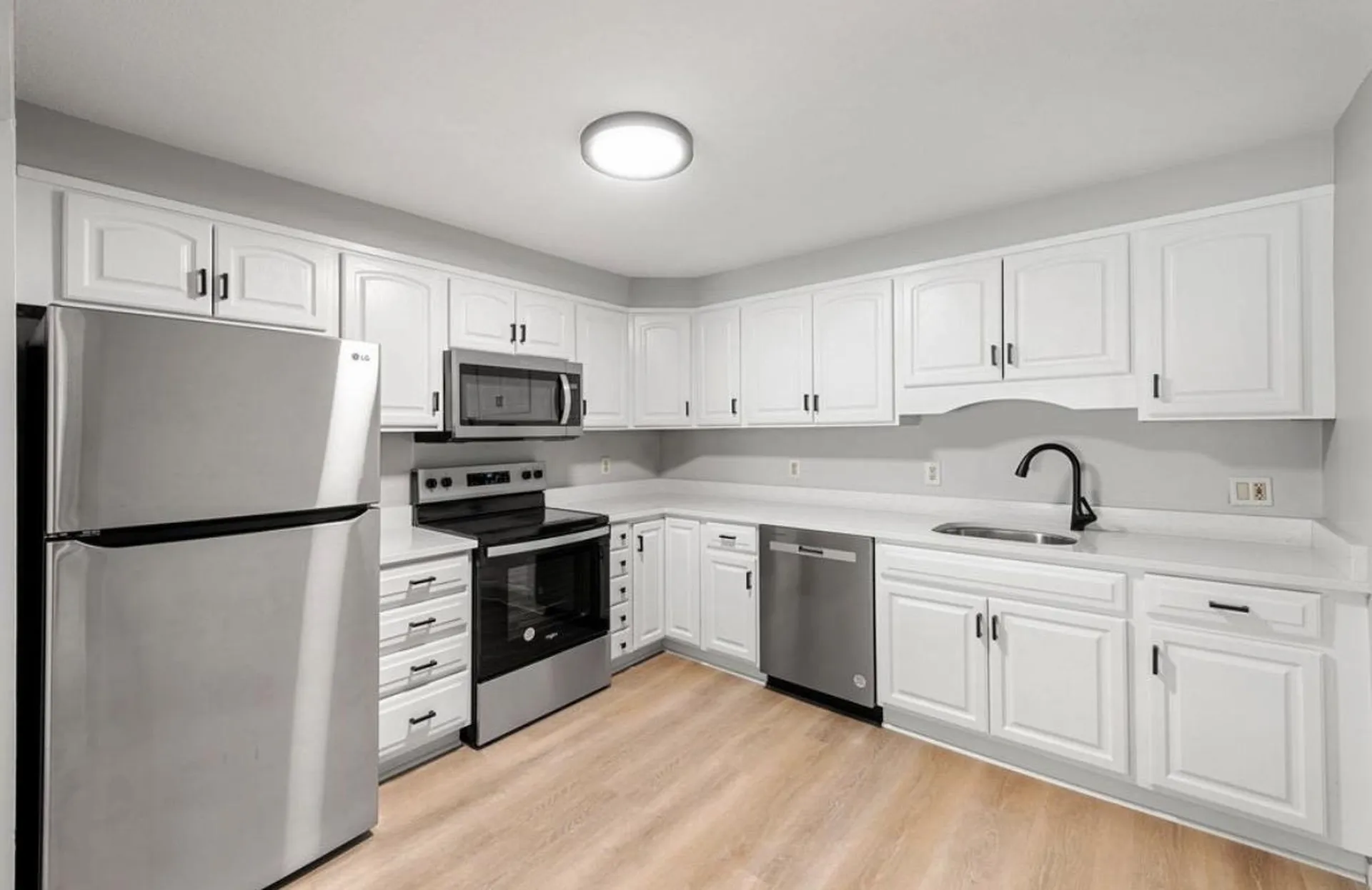 3 Pembroke Drive Derry NH 03038