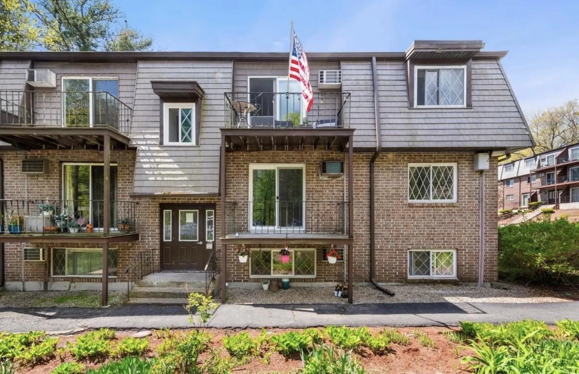 3 Pembroke Drive Derry NH 03038