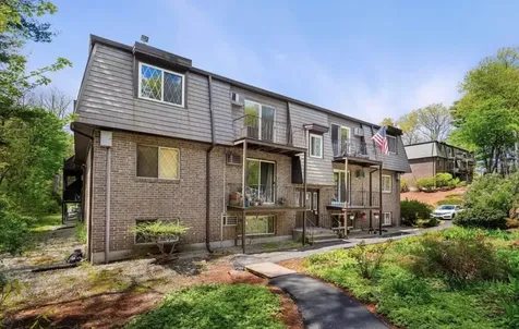 3 Pembroke Drive Derry NH 03038