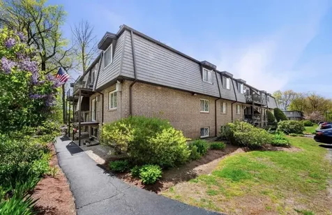 3 Pembroke Drive Derry NH 03038