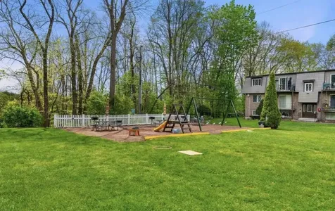 3 Pembroke Drive Derry NH 03038